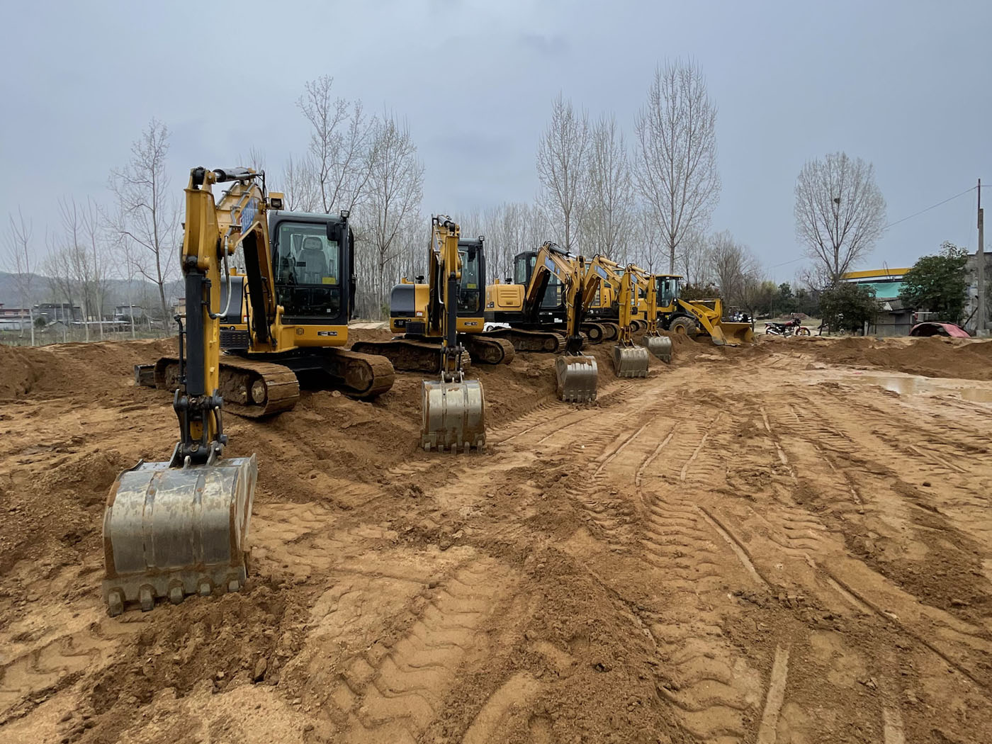 社旗县学挖掘机